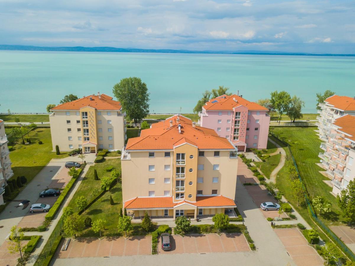Myflat Golden Coast Panorama Apartment Siófok Exteriör bild
