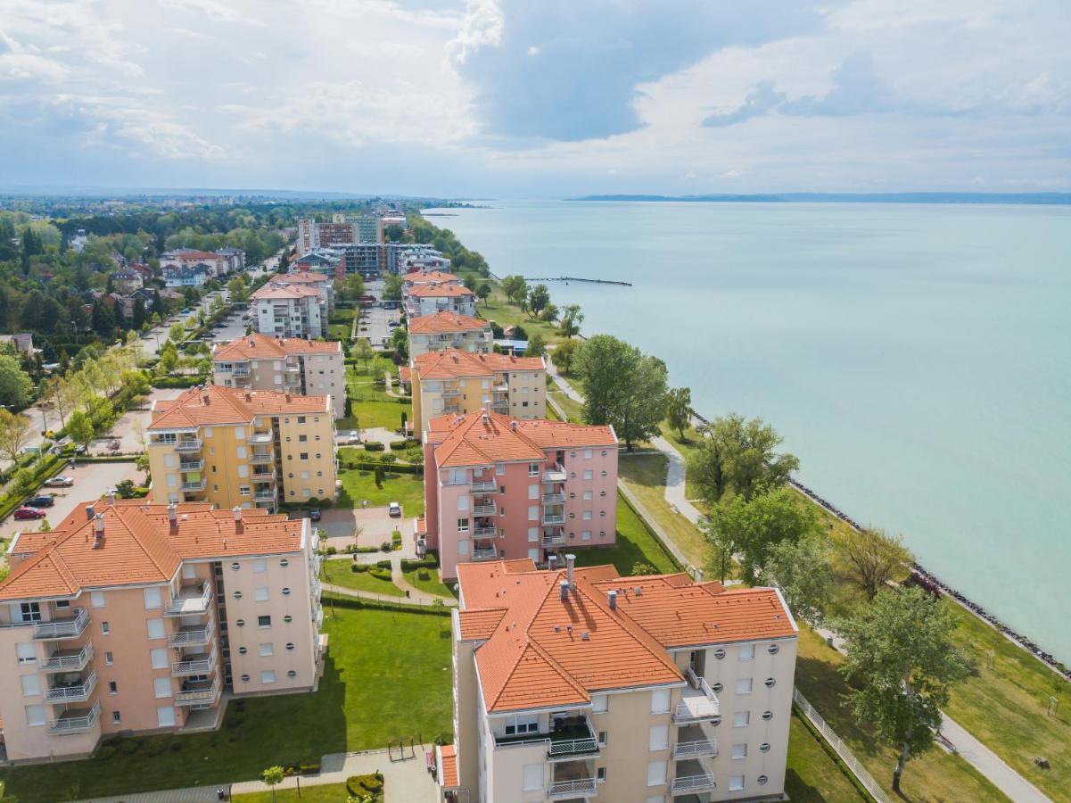 Myflat Golden Coast Panorama Apartment Siófok Exteriör bild
