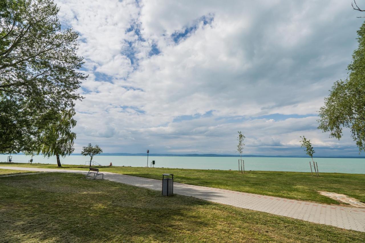 Myflat Golden Coast Panorama Apartment Siófok Exteriör bild